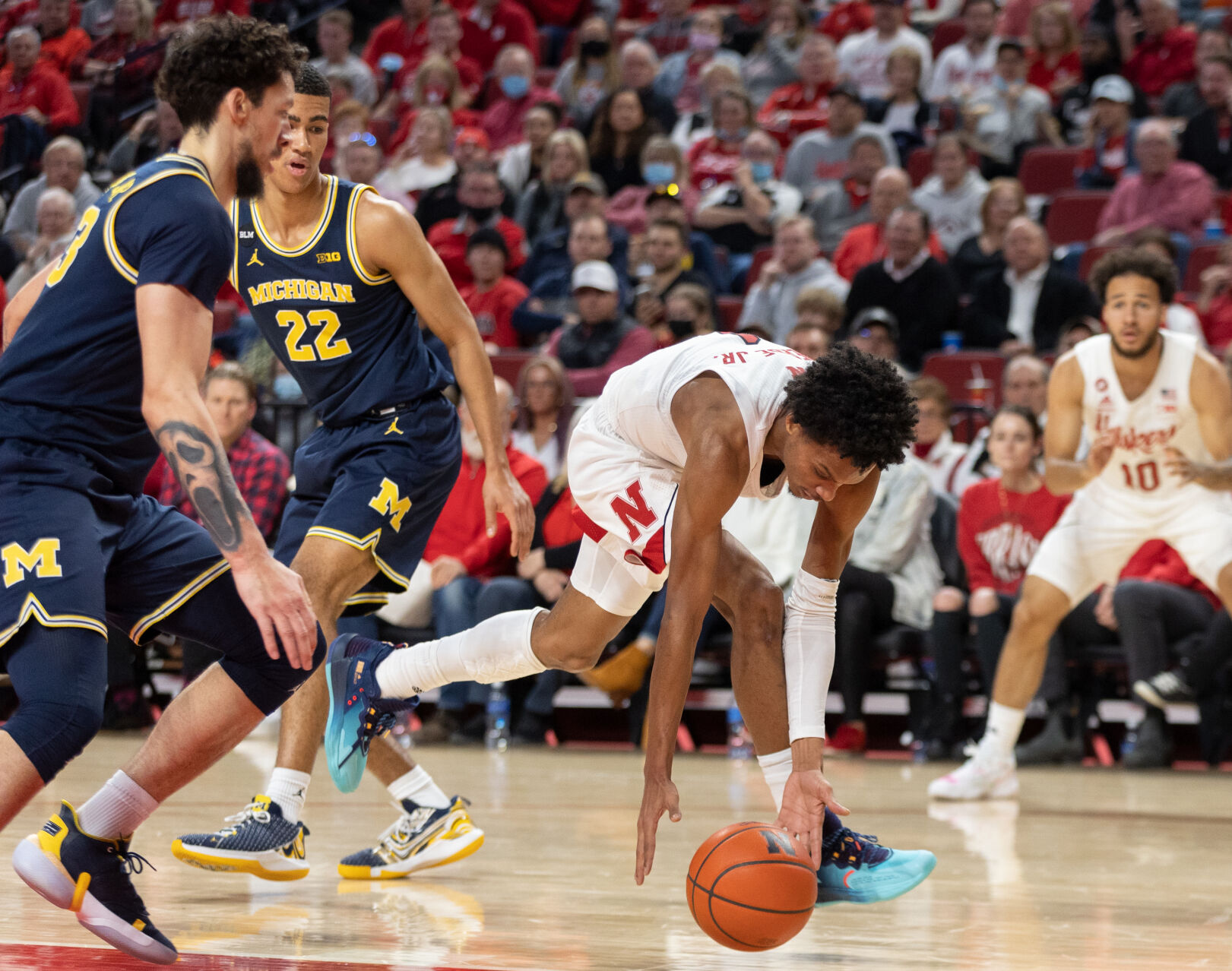 Basketball vs. Michigan Photo No. 8